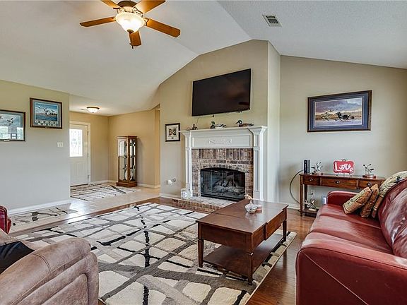 3rd image of 11255 Club House Pkwy