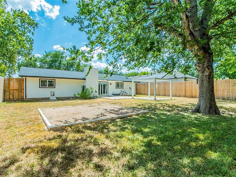 5702 Whitebrook Dr — Photo 24