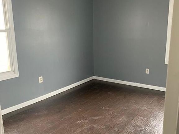 3rd image of 65 Quabeck Ave Floor 2