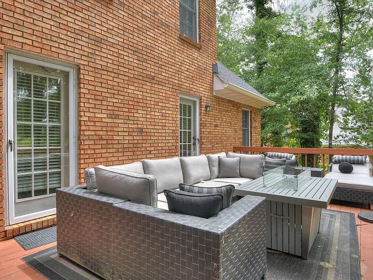 126 Dewberry Ln — Photo 43