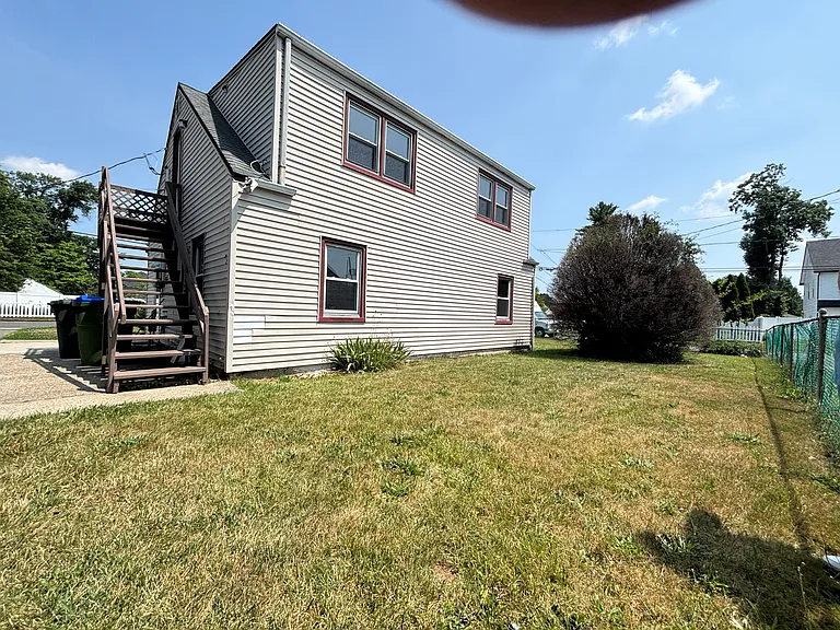 68 Seymour Ave — Photo 2