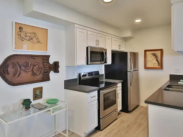 Wardlow Apartments — Photo 7
