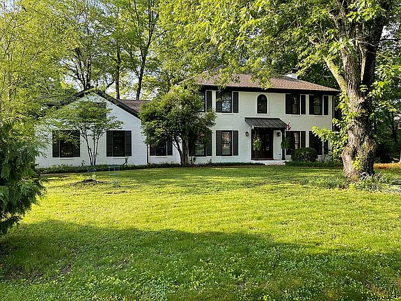 5th image of 901 N Creekwood Ct