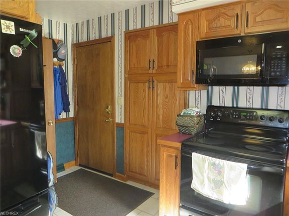 4th image of 344 S Elm St