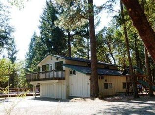 700 Garnet Ln, Grants Pass, OR 97526