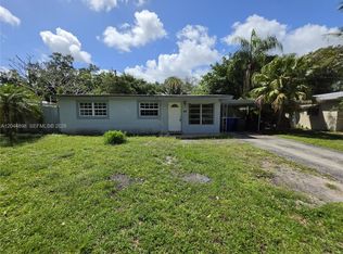 5720 Douglas St, Hollywood, FL 33021