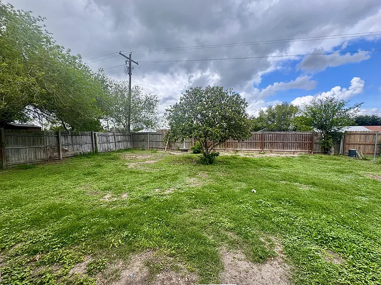 4003 Aggassi Dr — Photo 5