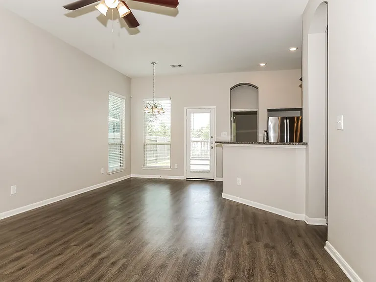 131 Brocks Ln — Photo 3