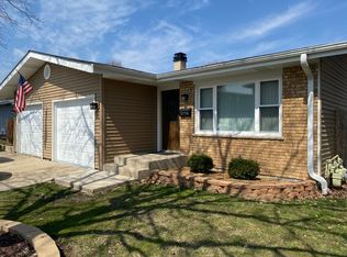 1734 Maple Ln, Elgin, IL 60123