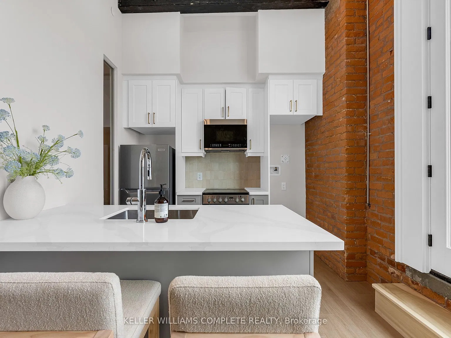 1 bed, $1,899 — Photo 3