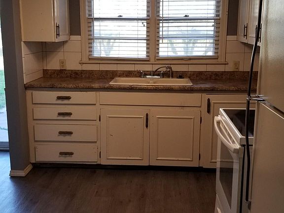 5th image of 3038 S Glenn Ave