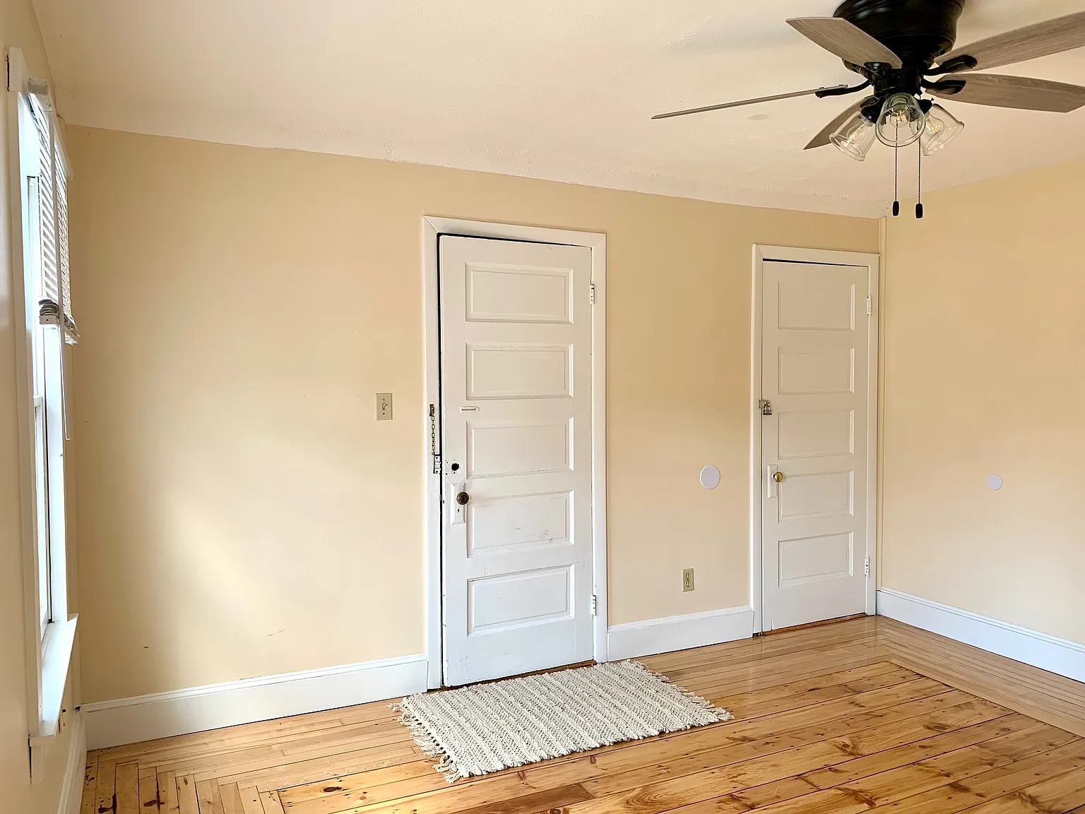 2 bed, 1200 sqft, $2,200 — Photo 3