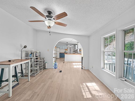 3rd image of 59 Sprinkle Dr