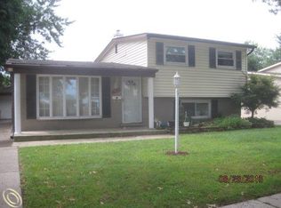 9506 Elm St, Taylor, MI 48180