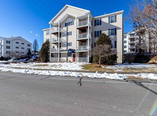 9 Crosswoods Path Blvd APT 22, Merrimack, NH 03054