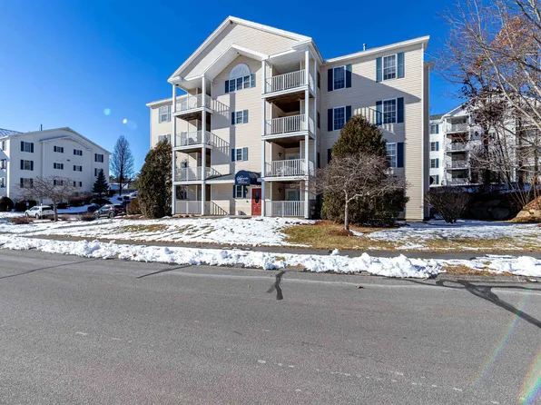 9 Crosswoods Path Boulevard #22, Merrimack, NH 03054