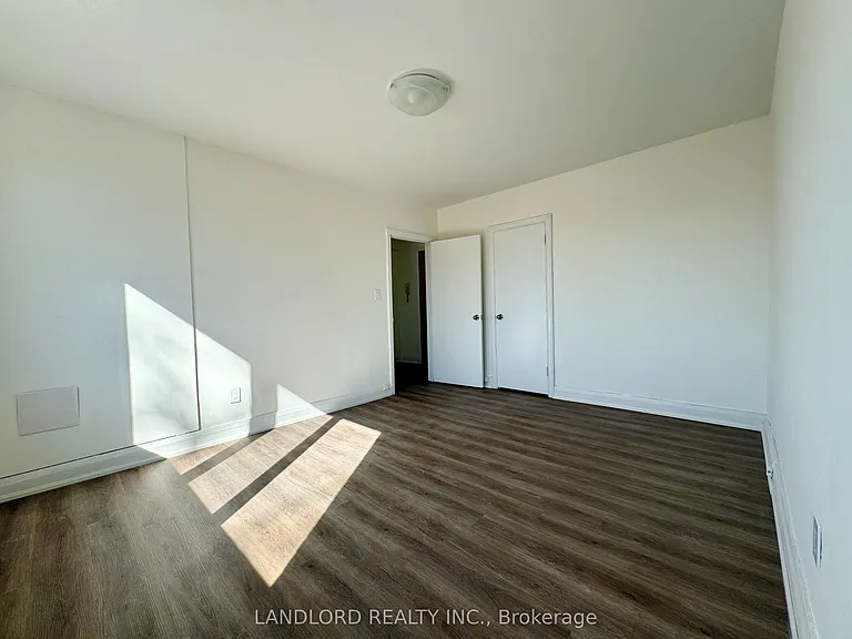 36 Wood Glen Rd #302 — Photo 10
