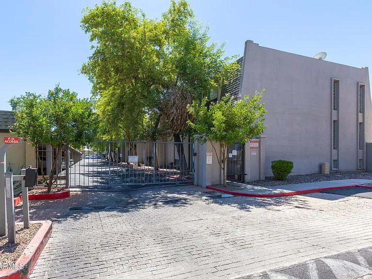 1010 E Osborn Rd #E — Photo 45