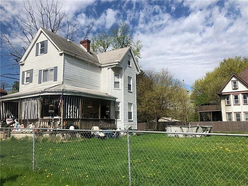 2nd image of 1240 Faulkner St