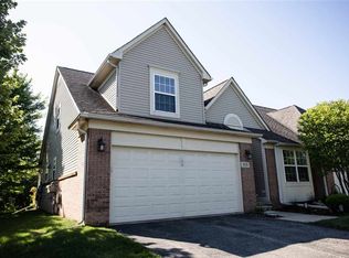 5635 Pinehurst Dr #206, Trenton, MI 48183