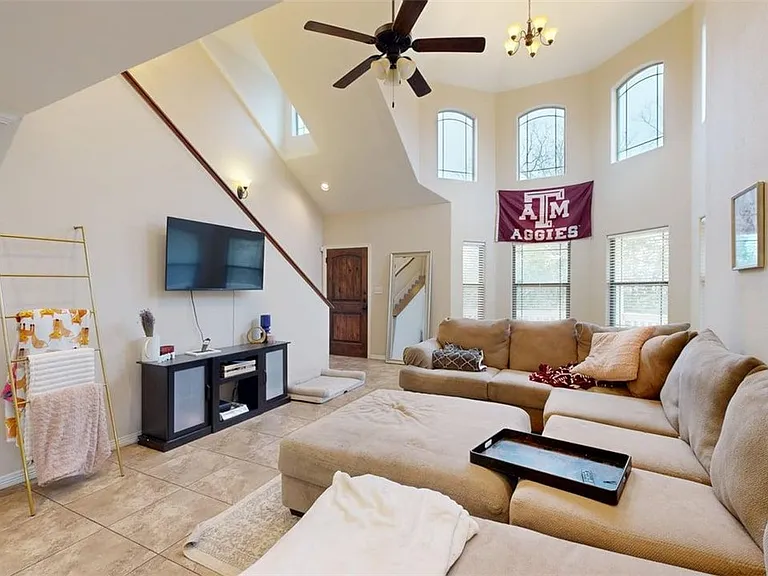 454 Chimney Hill Dr — Photo 5