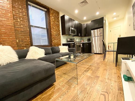 3rd image of 2819 Astoria Blvd Ste 2