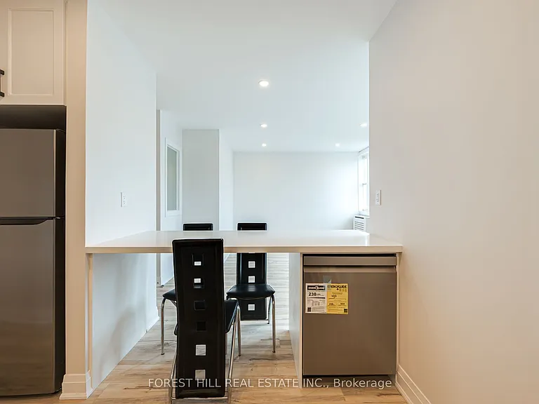 7725 Yonge St #2 — Photo 10