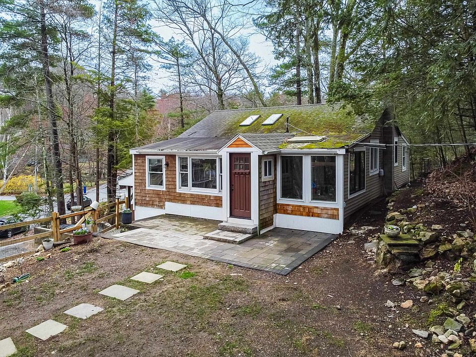 1st image of 21 Hemlock Heights Road