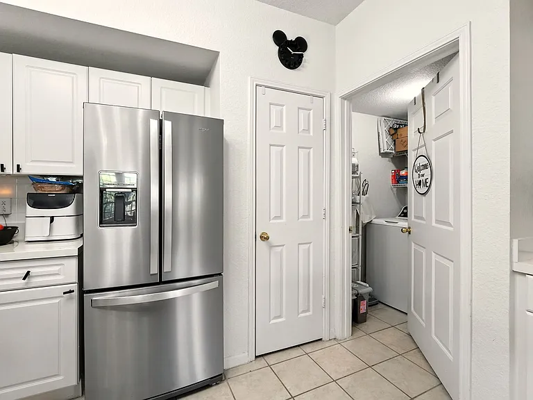 15-web-or-mls-211 Longview Ave 306_15_10212025