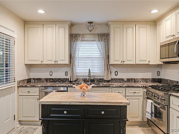 3rd image of 6705 Mason Run Dr