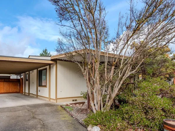 215 Tolman Creek Rd Spc 11, Ashland, OR 97520