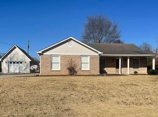 111 Colt Cir, Huntsville, AL 35811