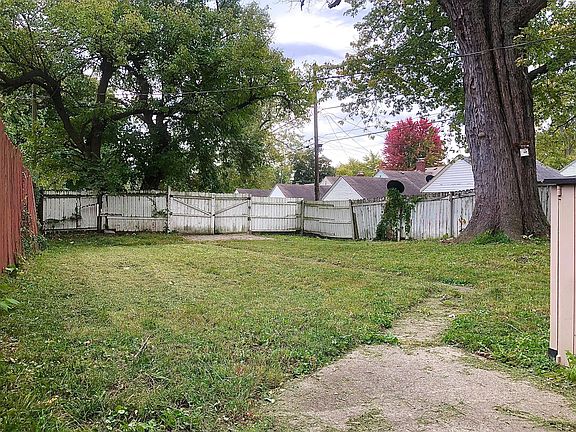 4th image of 627 Bernard Ave