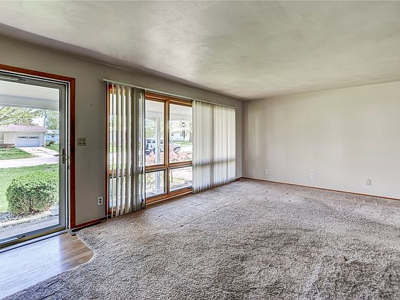 3rd image of 914 N Long St