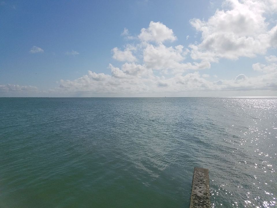2nd image of 1842 Bay Shore Dr