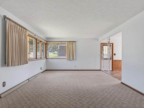 4th image of 1456 Wilson Ave