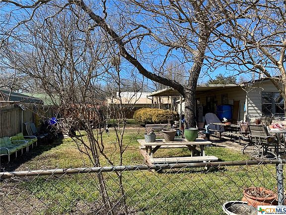 3rd image of 692 Simon Ave