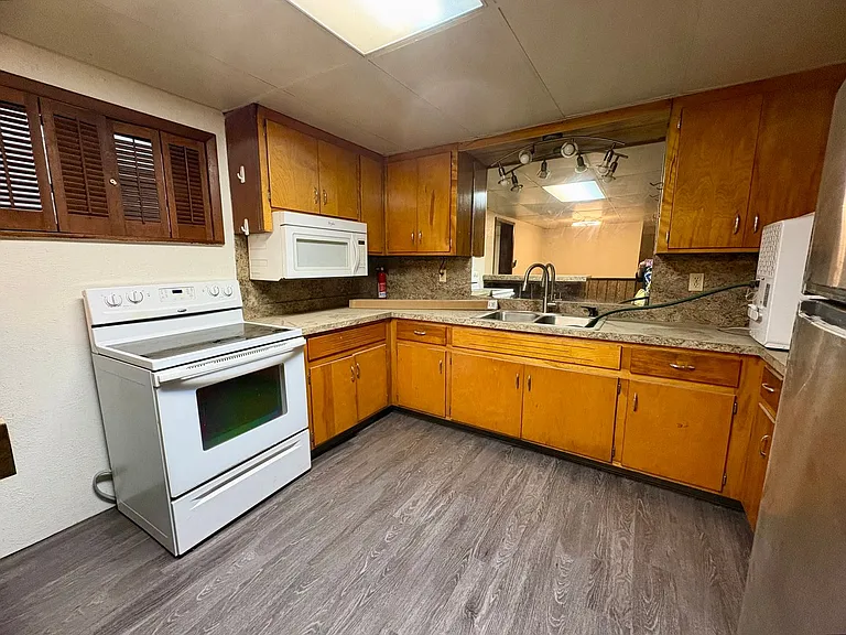 3630 Colebrook Rd — Photo 8