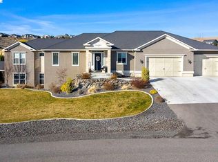 14805 S Clear View Loop, Kennewick, WA 99338