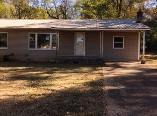 1820 Circle Dr, Leighton, AL 35646