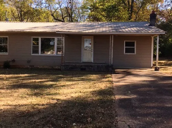 1820 Circle Dr, Leighton, AL 35646
