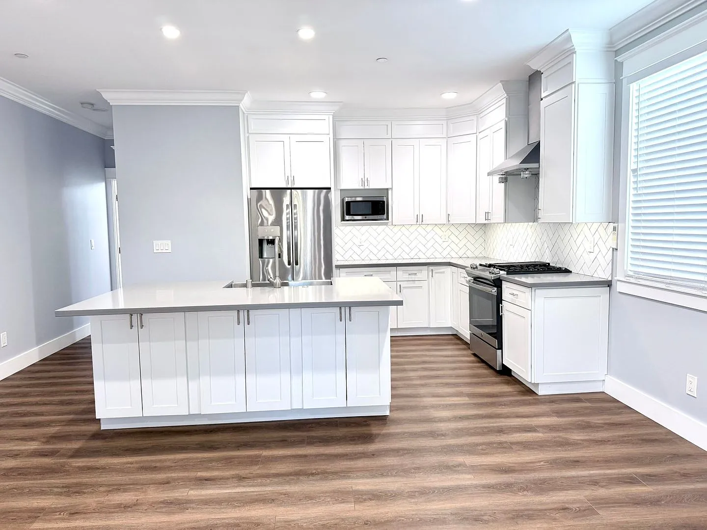 1610 East Ocean Blvd — Photo 3