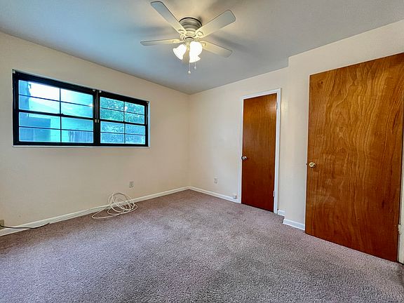 5th image of 1215 SE 17th Ter