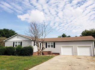 422 Heitman Rd, Thomasville, NC 27360