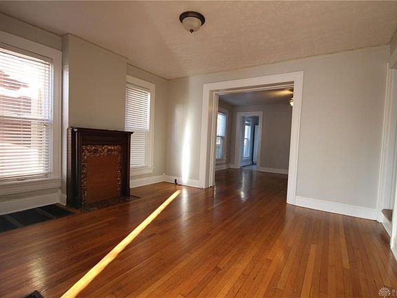 5th image of 216 Brown St