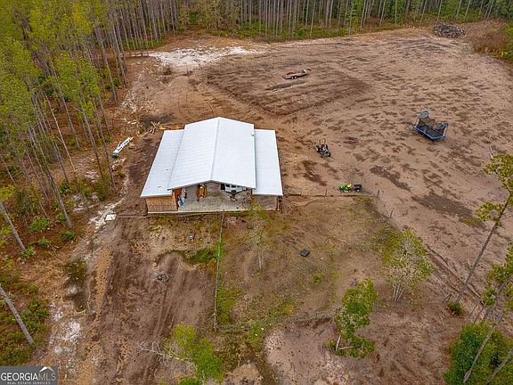 3rd image of 918 Chimney Rock Rd