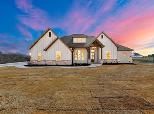 390 Red Bird Dr, Springtown, TX 76082
