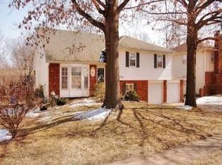 9713 Woodson Dr, Overland Park, KS 66207