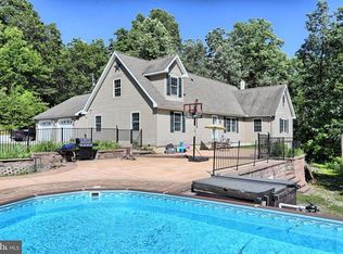 920 Fox Hollow Rd, Shermans Dale, PA 17090