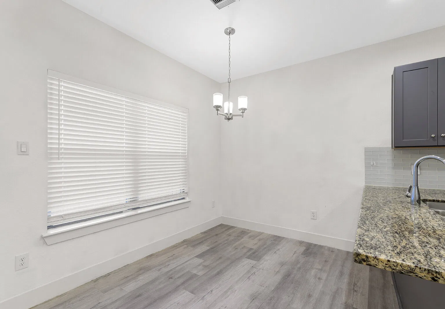 2 bed, 2.5 bath, 1314 sqft, $1,735 — Photo 2